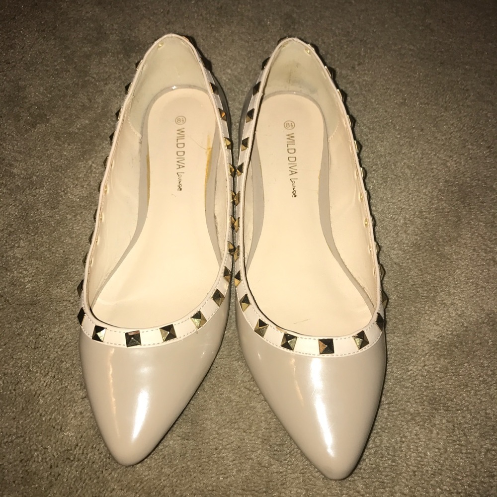 Nude flats